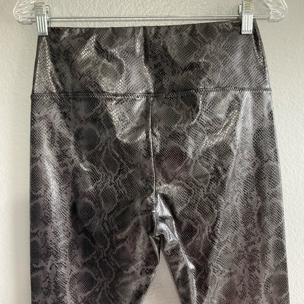 7 for all Mankind Faux Leather Snakeskin High Waist Leggings Size as small - Picture 6 of 8